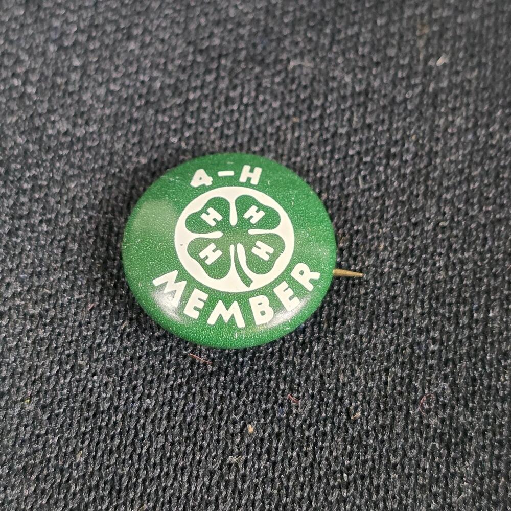 Vintage 4-H Member Pinback Button Lapel Pin Badge Collectible